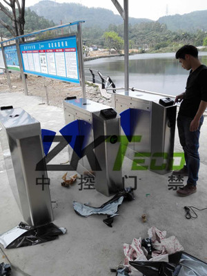 中控門(mén)禁公司在天河區(qū)安裝指紋翼閘、輥閘